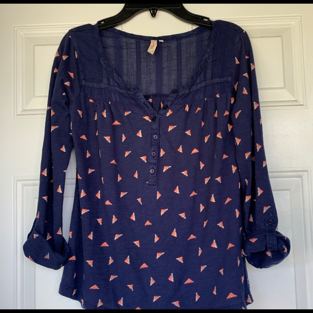 🛍Red Camel Roll-Tab Sleeveless Henley Top-size S